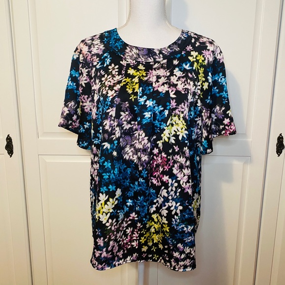 Pleated Floral Blouse - Picture 1 of 6
